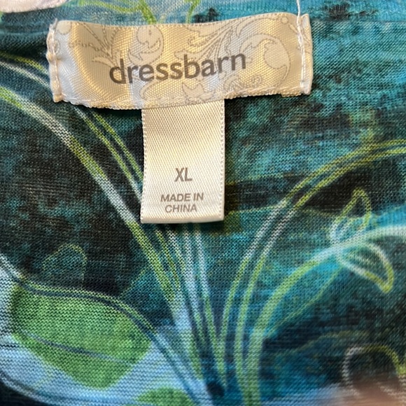 Woman’s Dress Barn green and blue top, Size XL - Picture 4 of 6